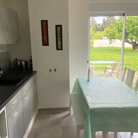 Maison Independante Dans Mas Provencal Holiday home *